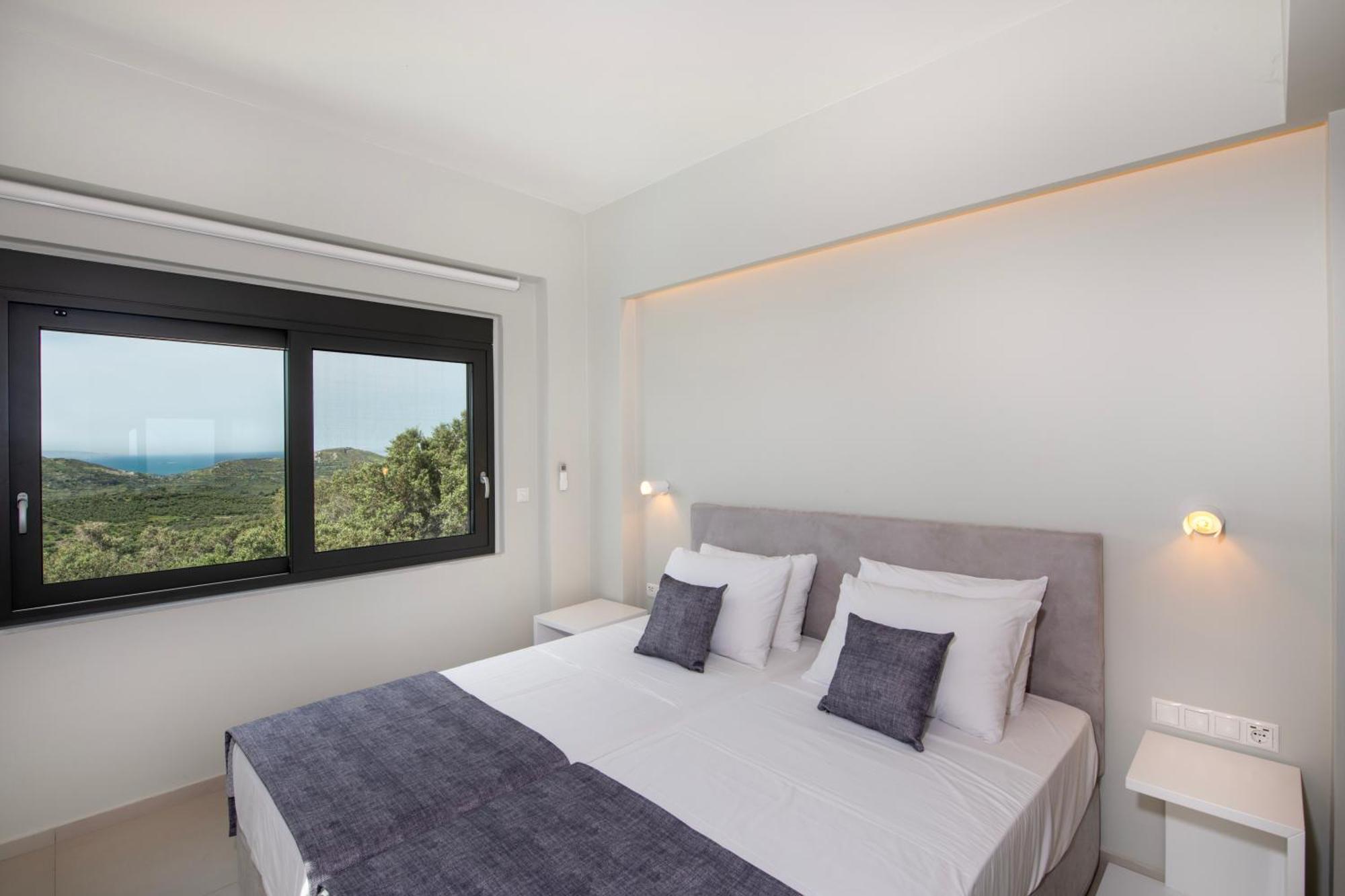 Porti Villas Iraklis Asomatoi Exterior photo