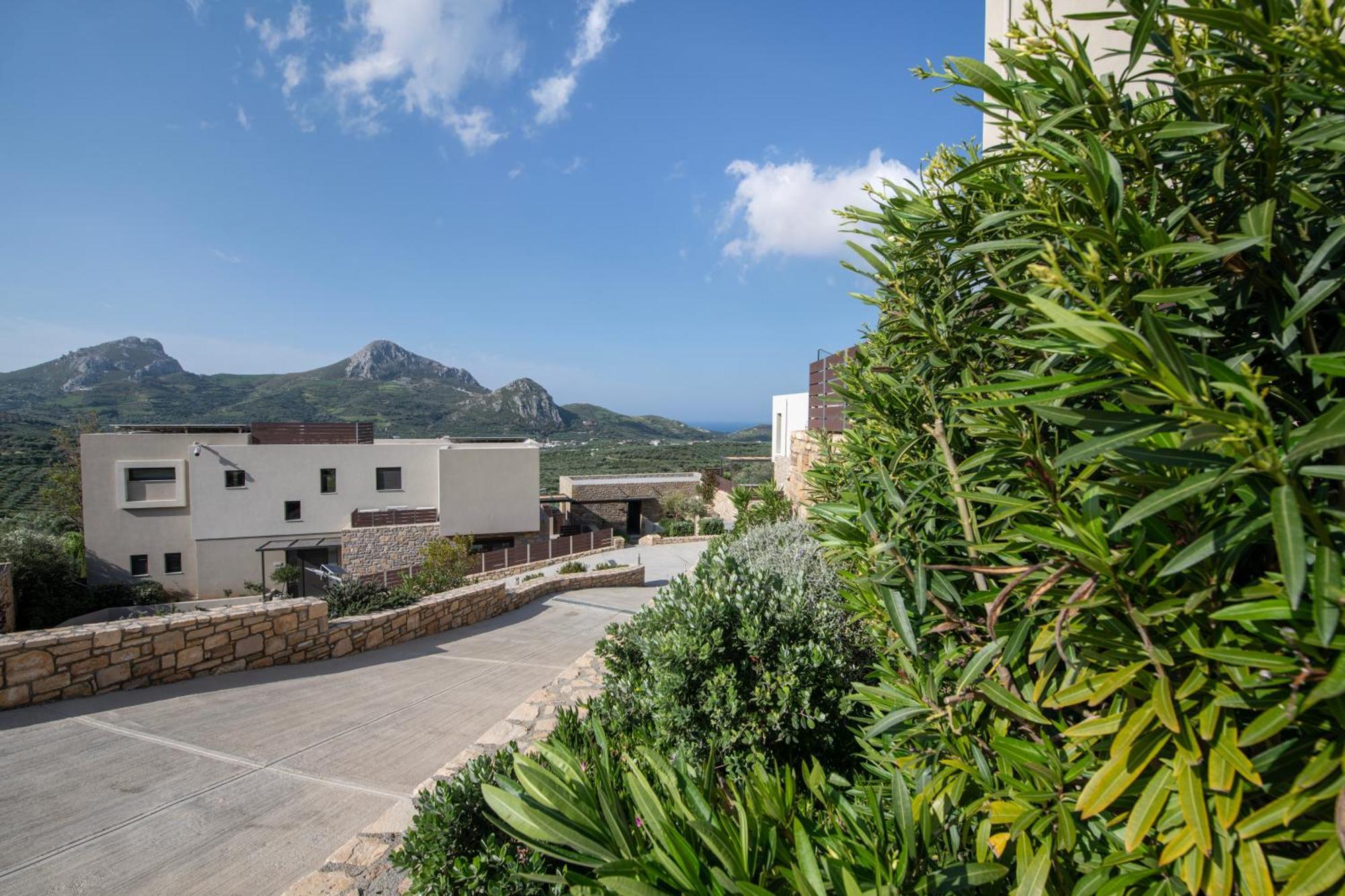Porti Villas Iraklis Asomatoi Exterior photo