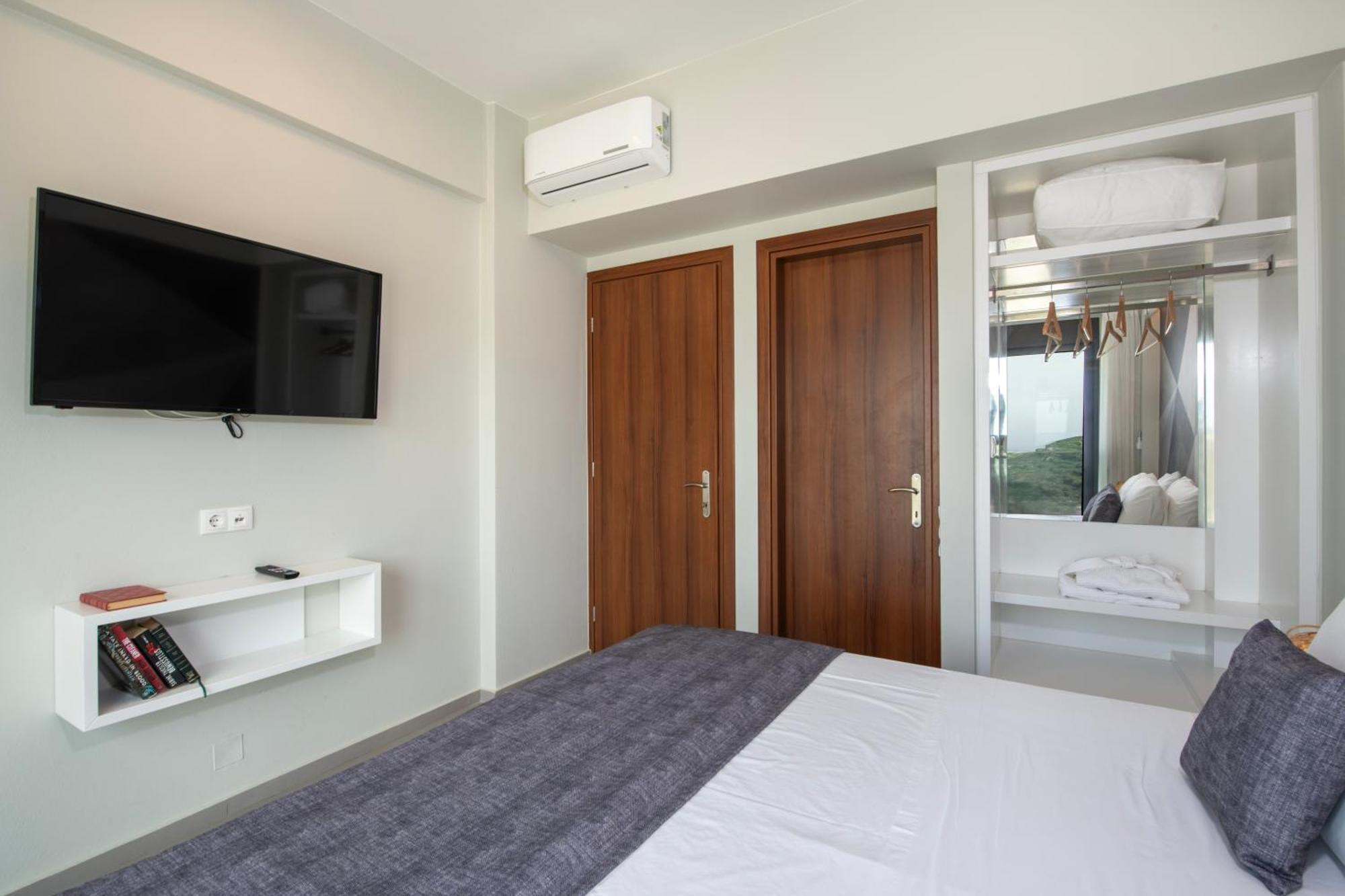 Porti Villas Iraklis Asomatoi Exterior photo