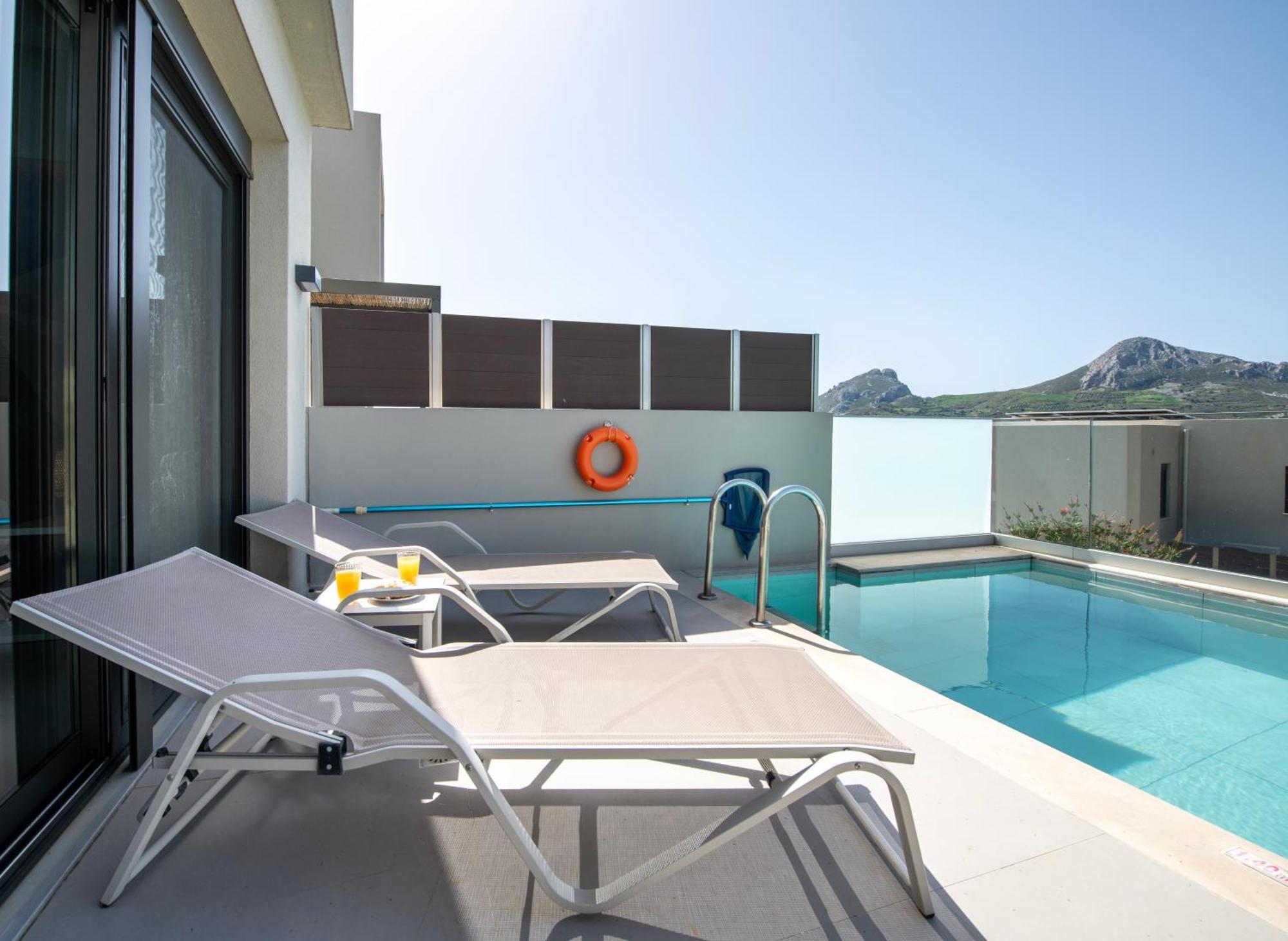 Porti Villas Iraklis Asomatoi Exterior photo