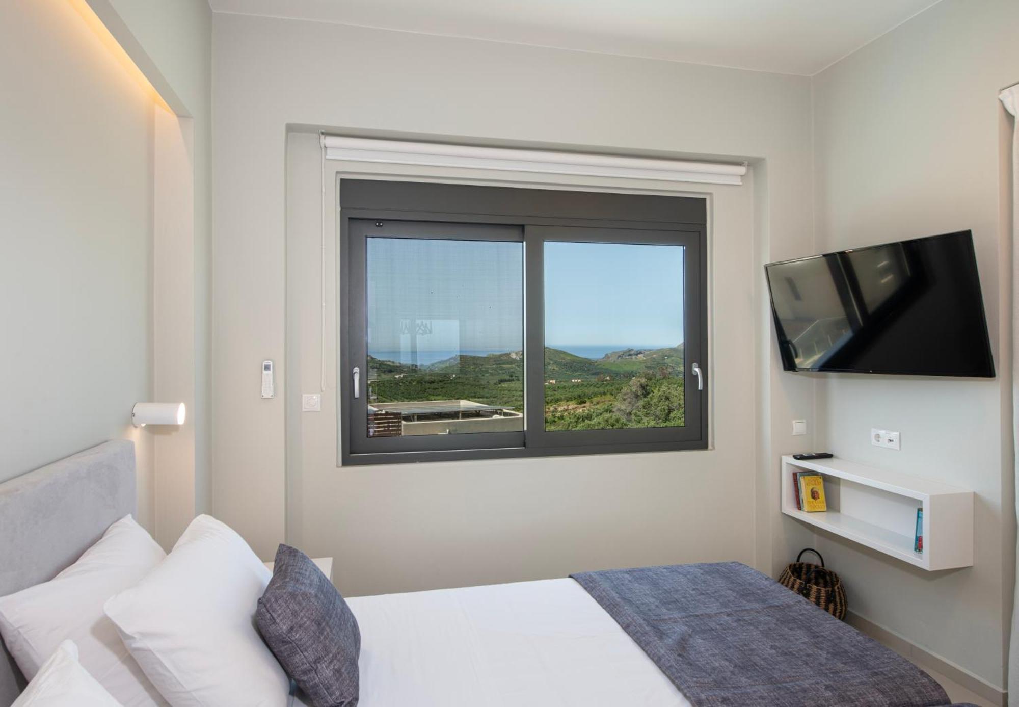 Porti Villas Iraklis Asomatoi Exterior photo